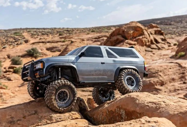 Traxxas Trx-4 Nissan Pathfinder Crawler Clipless Silver - 110056-4-SLVR