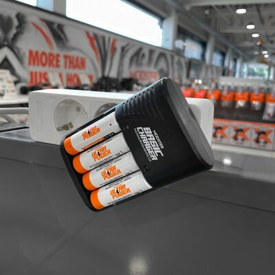 MODSTER Basic Charger AA-AAA incl. 4x rechargeable batteries Ultra Power AA Mignon 2200mAh NiMH